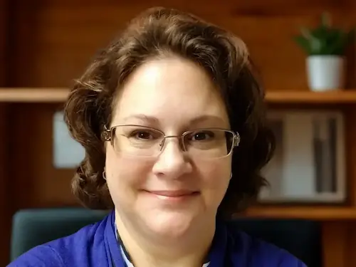 Denise Cox, Personal Luxury Travel Advisor at Travel Tranquility, ready for a complimentary planning consultation.