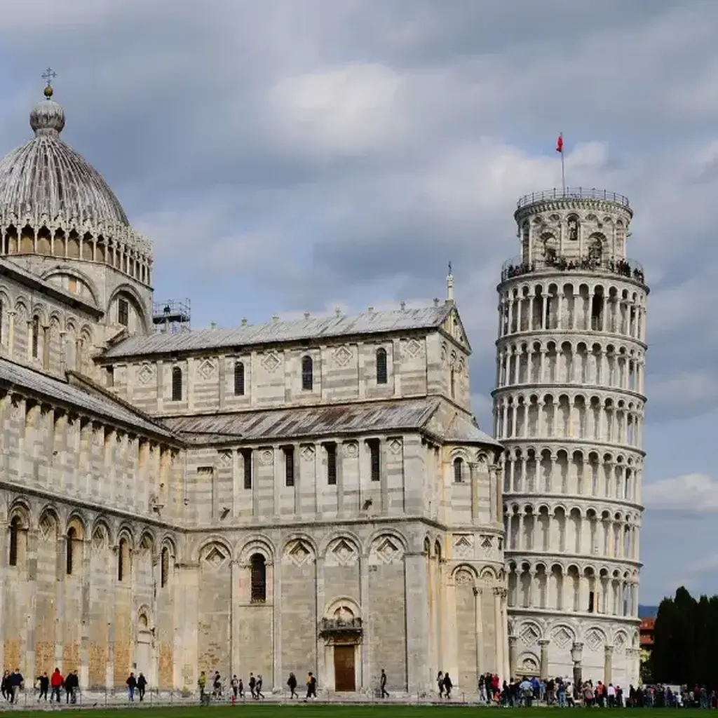 The famous Leaning Tower of Pisa and stunning Italian architecture